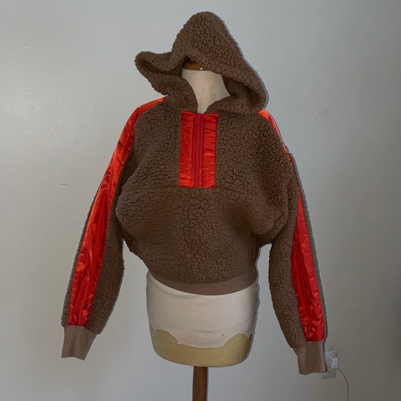 Express Woven Sherpa pull over - Picture 2 of 7